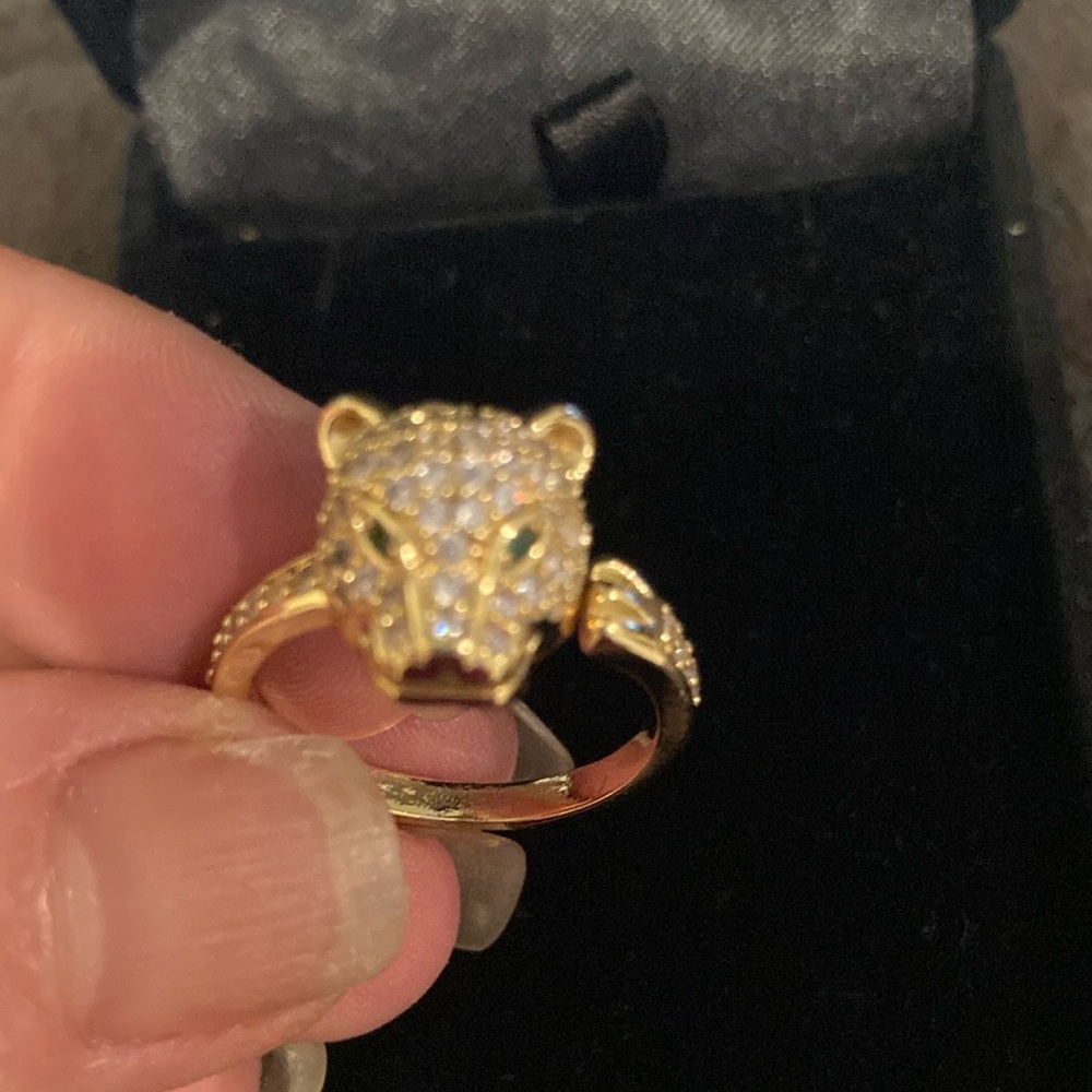 Elegant Gold tone Panther Ring